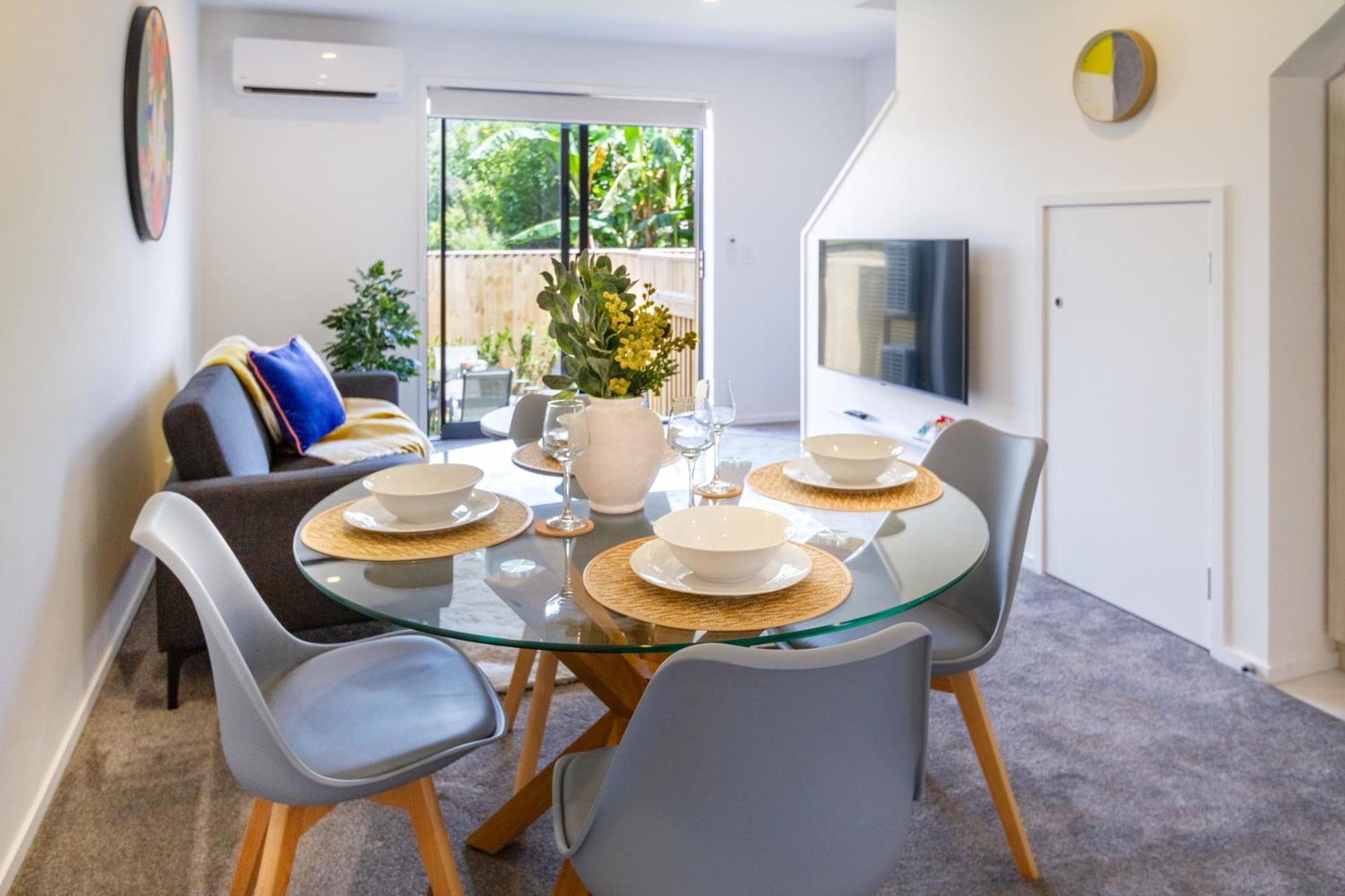 Conveniently Located 2Br Townhouse In West Akl Lejlighed Auckland Eksteriør billede