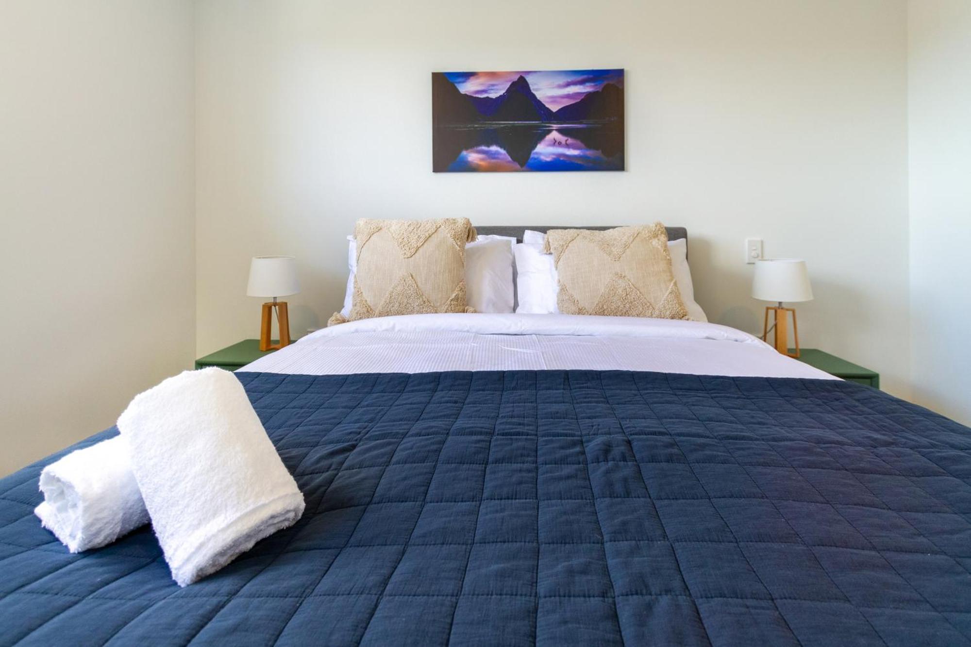 Conveniently Located 2Br Townhouse In West Akl Lejlighed Auckland Eksteriør billede